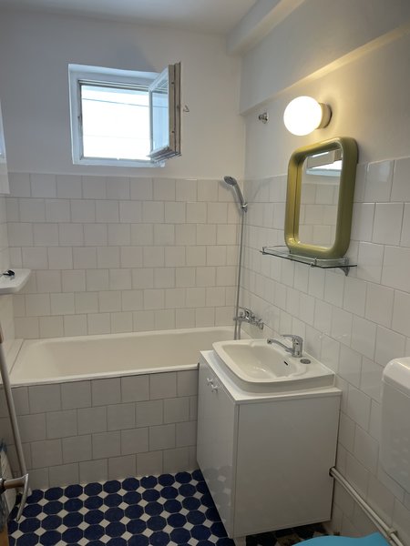 Militari, Uverturii,