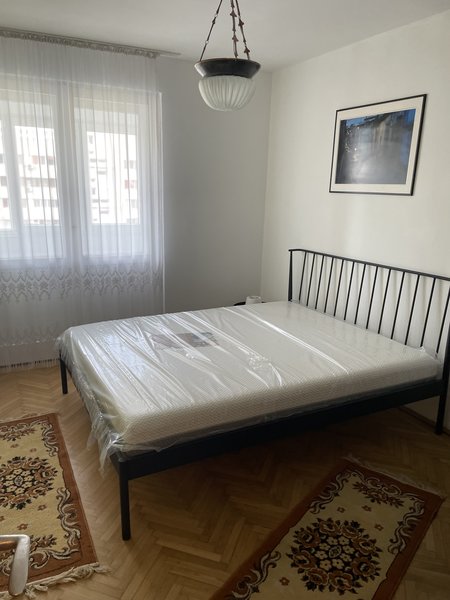 Militari, Uverturii,