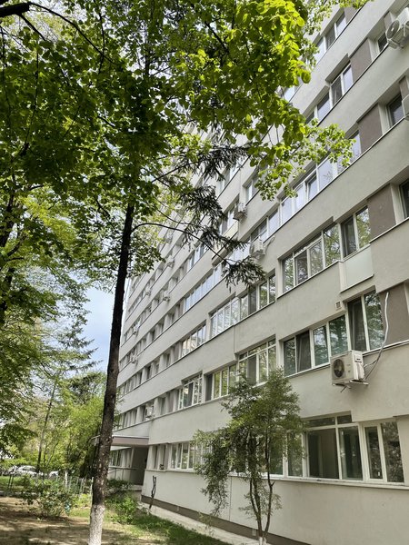 Militari, Uverturii,